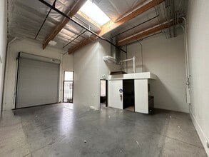 9009 Canoga Ave, Canoga Park, CA for lease Building Photo- Image 2 of 2