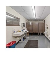 112 31st St, Wheeling, WV for lease Interior Photo- Image 2 of 9