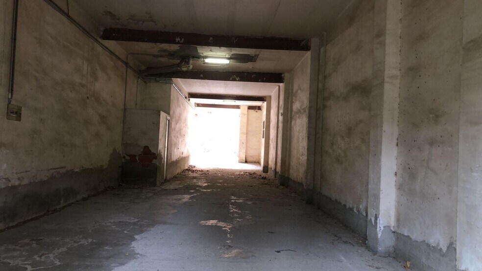 Retail in Reus, Tarragona for sale - Interior Photo - Image 3 of 3