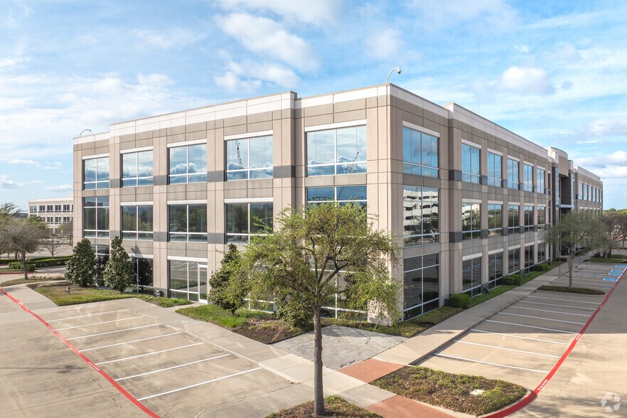 2001 W John Carpenter Fwy, Irving, TX for lease - Building Photo - Image 2 of 5