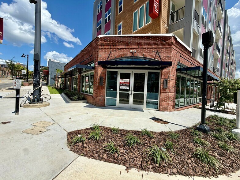 825 Railroad Ave, Tallahassee, FL à louer - Photo du bâtiment - Image 3 de 11