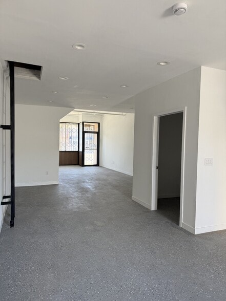 4061 Whittier Blvd, Los Angeles, CA for lease - Interior Photo - Image 1 of 4