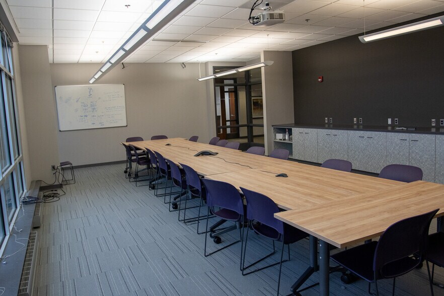 10400 W Innovation Dr, Wauwatosa, WI à louer - Photo intérieure - Image 2 de 7