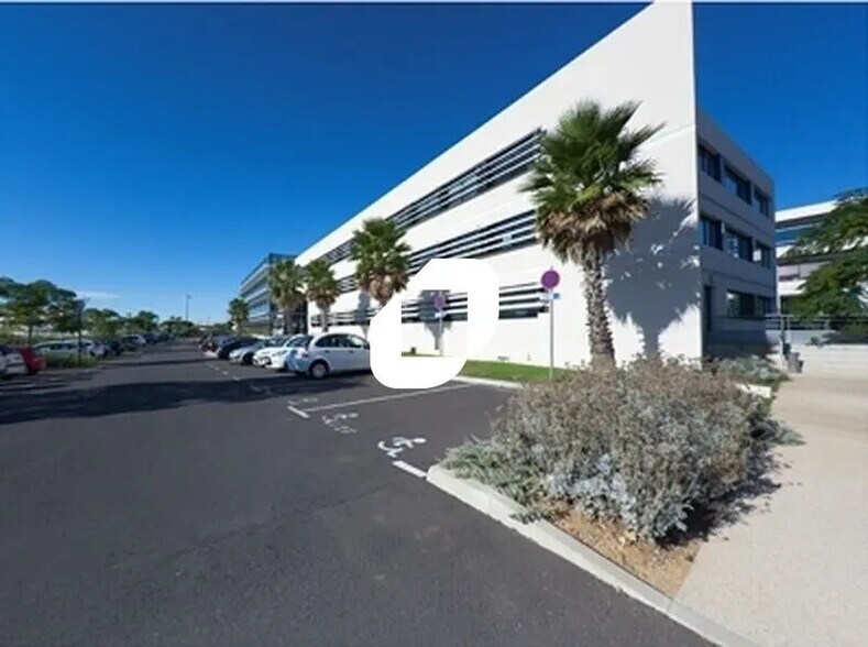 97 Rue De Freyr, Montpellier à louer - Photo du bâtiment - Image 3 de 8