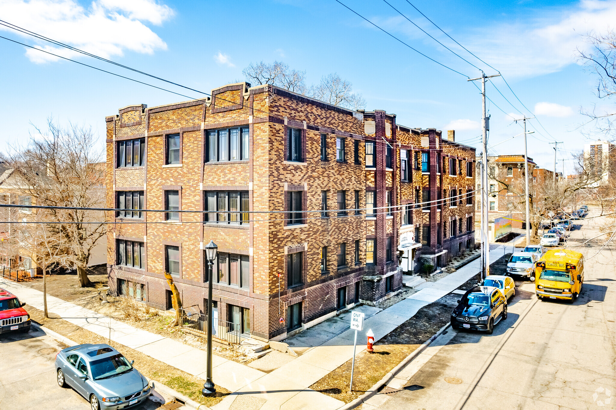 137 E 17th St, Minneapolis, MN for sale Primary Photo- Image 1 of 32