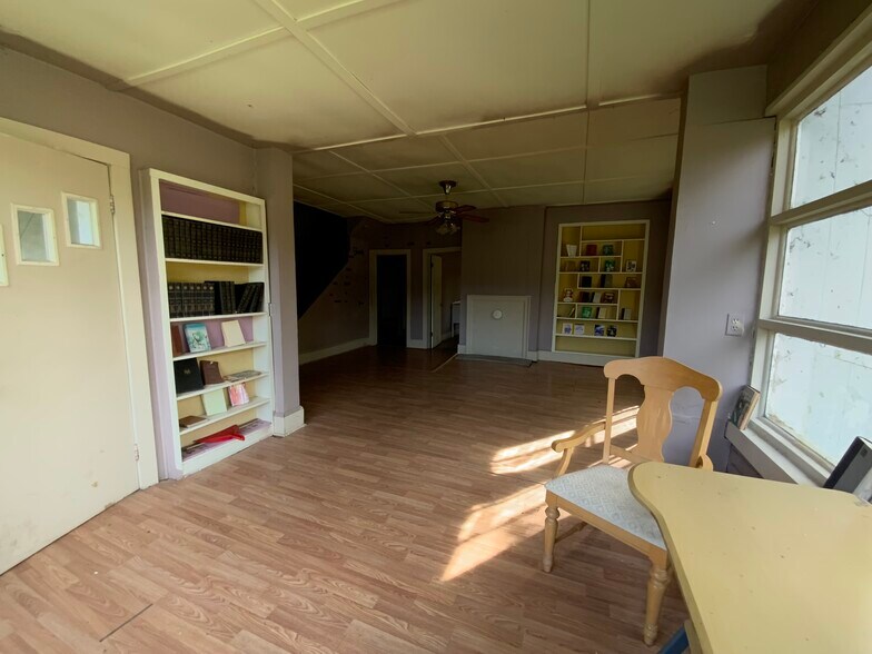 61 Fairview Rd, Andrews, NC à vendre - Photo du bâtiment - Image 3 de 27