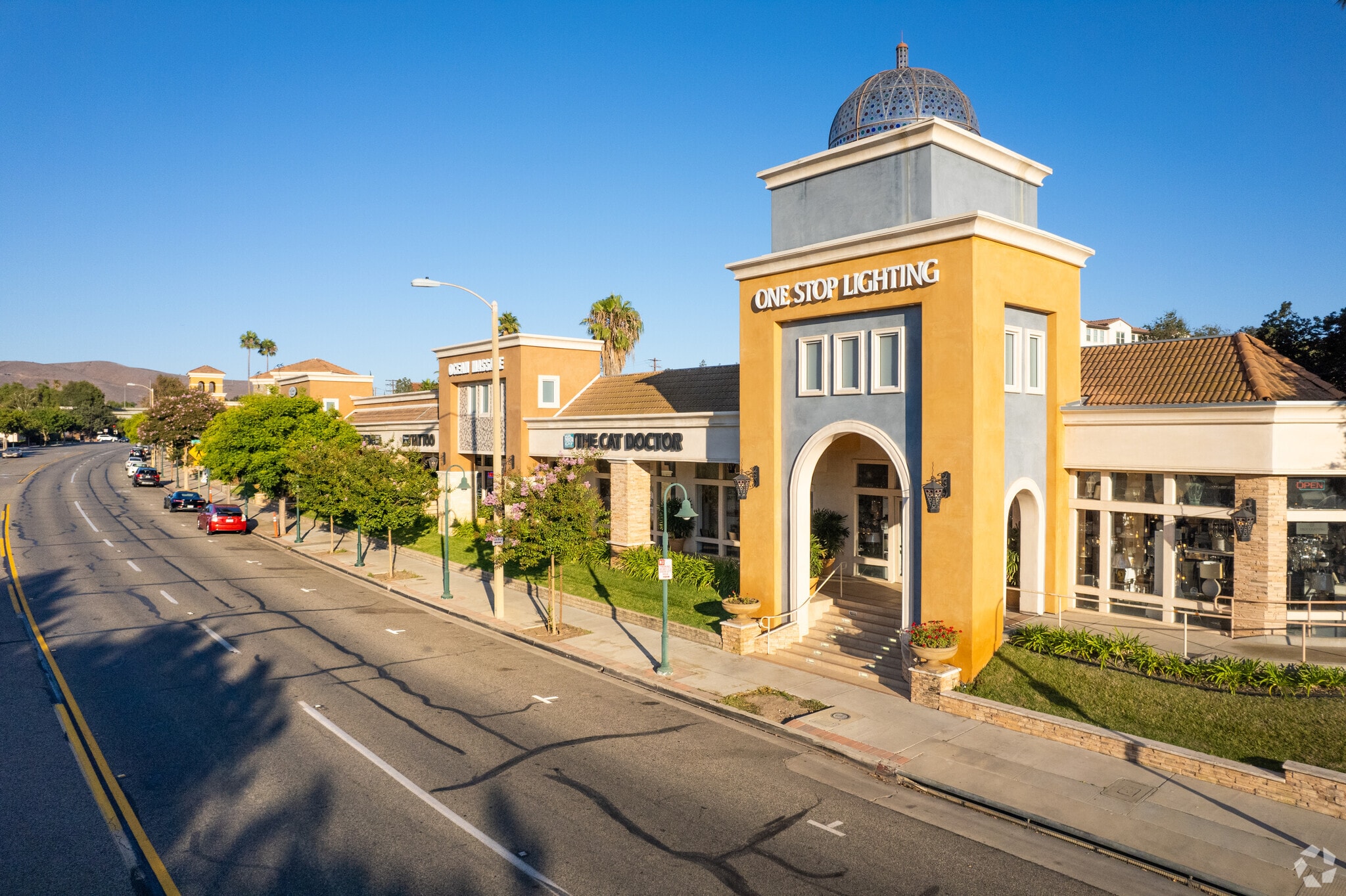 756-868 E Thousand Oaks Blvd, Thousand Oaks, CA for lease Building Photo- Image 1 of 21