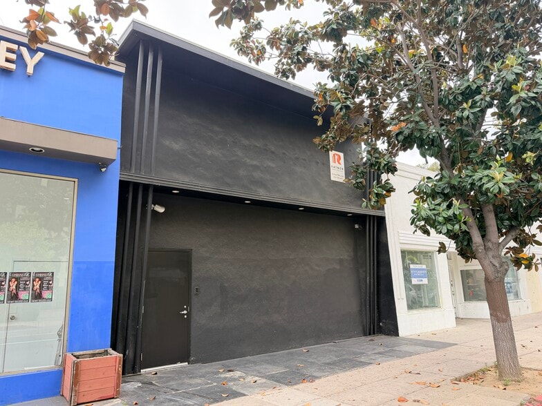 11008 Magnolia Blvd, North Hollywood, CA à vendre - Photo du bâtiment - Image 3 de 11