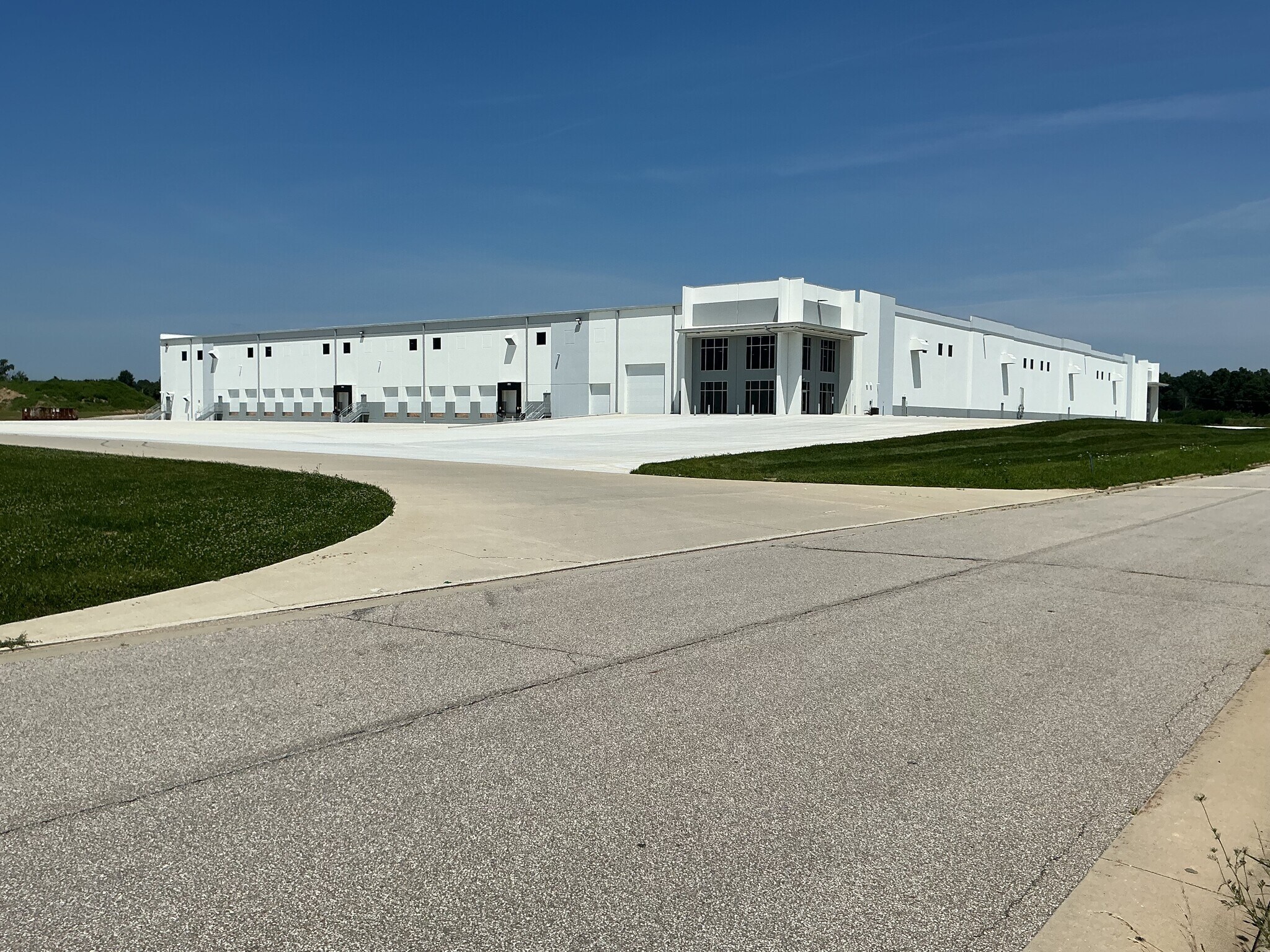 1900 Airport West Rd, Mansfield, OH à louer Photo du bâtiment- Image 1 de 12