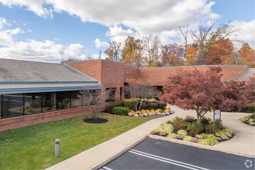 2520 Renaissance Blvd, King Of Prussia, PA à louer - Photo du bâtiment - Image 2 de 11