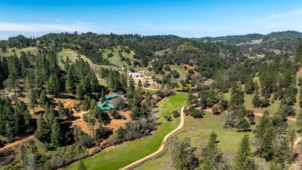 5160 Scarlet Oak, Greenwood, CA for sale - Primary Photo - Image 1 of 52