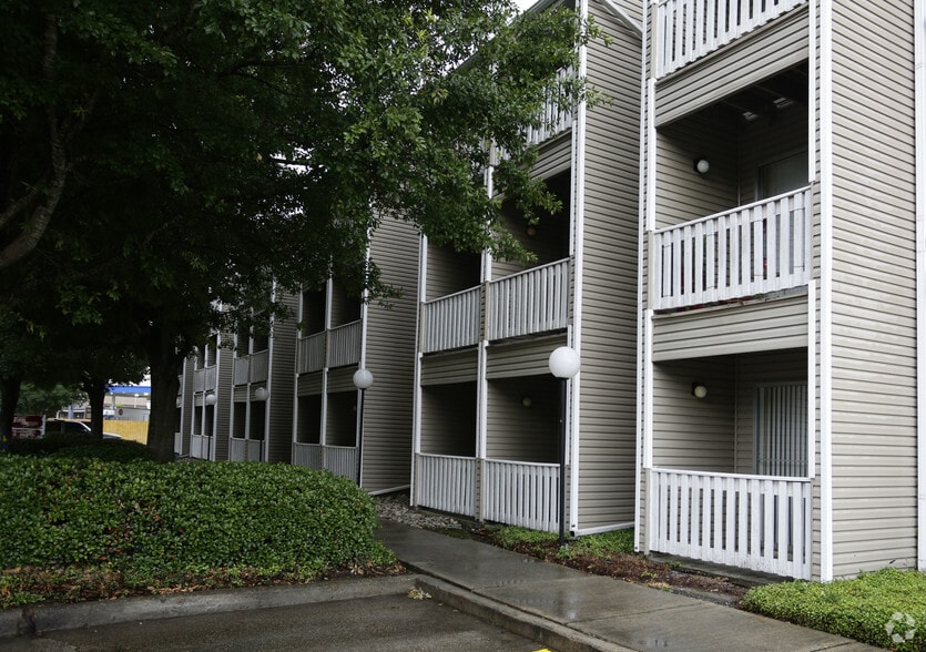 5855 Citrus Blvd, New Orleans, LA for sale - Building Photo - Image 2 of 23