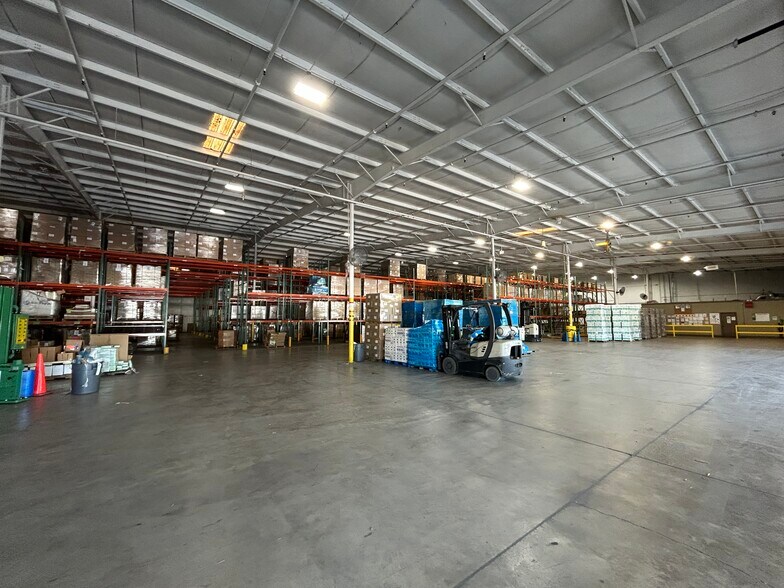 6400 Augusta Rd, Greenville, SC for lease - Interior Photo - Image 3 of 5