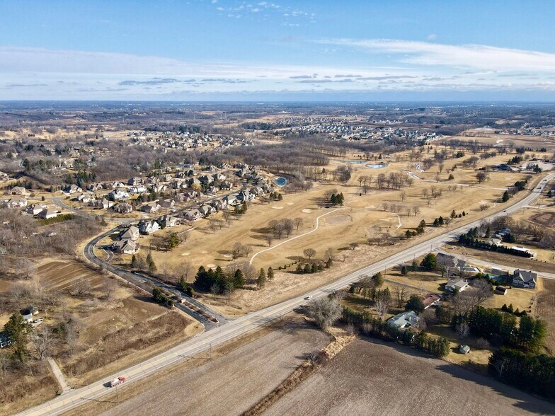 Lisbon & Town Line Rd, Menomonee Falls, WI à vendre - Photo du bâtiment - Image 2 de 5
