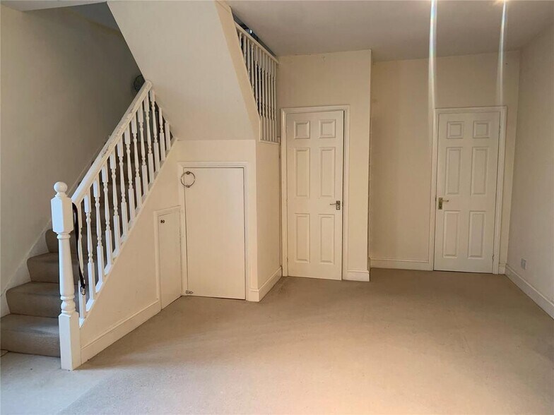 Downahill Rd, Londres à louer - Photo intérieure - Image 3 de 5