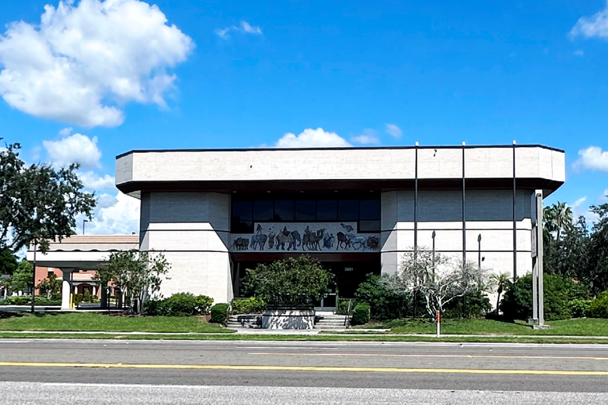 2891 S Tamiami Trl, Sarasota, FL for sale - Building Photo - Image 1 of 2