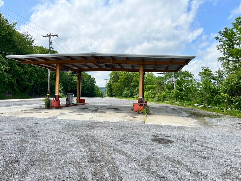 2470 Evans City Rd, Harmony, PA à vendre - Photo du bâtiment - Image 3 de 33