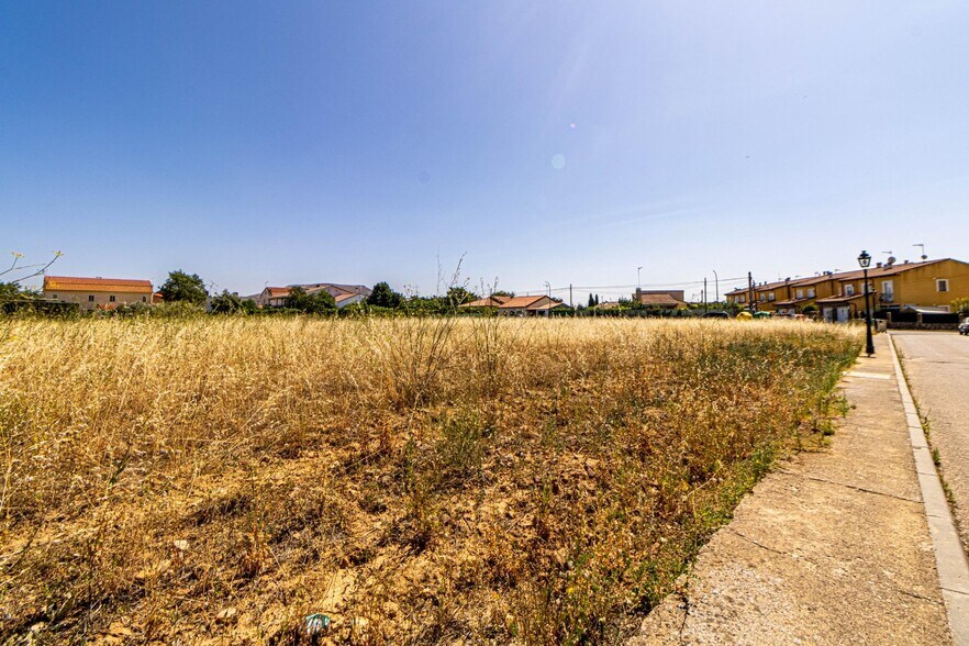 Land in Humanes, Guadalajara for sale - Building Photo - Image 2 of 13