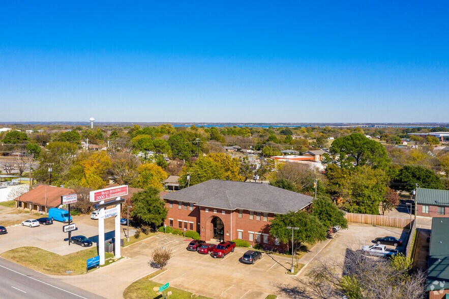 2000 S Stemmons Fwy, Lake Dallas, TX for lease - Building Photo - Image 3 of 4