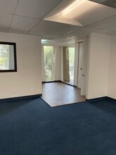 400 Mobil Ave, Camarillo, CA for lease Interior Photo- Image 2 of 4
