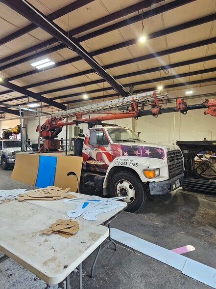 2204-2206 Joe Field Rd portefeuille de 2 propriétés à vendre sur LoopNet.ca - Photo du bâtiment - Image 2 de 14