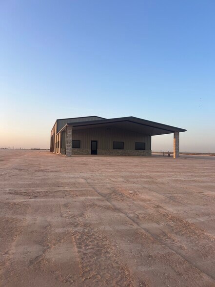 2800 COUNTY RD 147 Rd, Midland, TX à vendre - Photo du bâtiment - Image 2 de 4