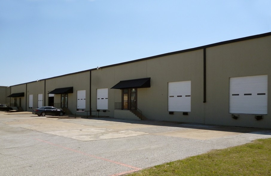 6400-6428 Midway Rd, Haltom City, TX for lease - Building Photo - Image 3 of 3