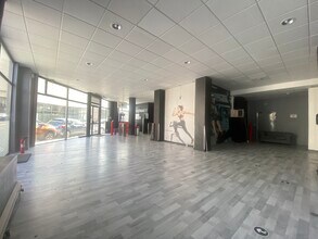 2 Rue Neuve, Bondy for lease Interior Photo- Image 2 of 9