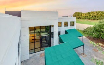 1660 N Westridge Cir, Irving, TX à louer - Photo du bâtiment - Image 3 de 9