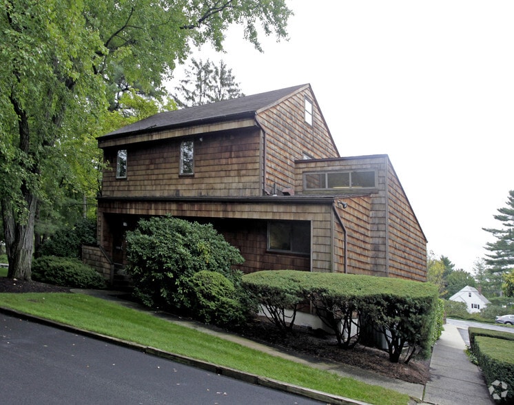 57 N Middletown Rd, Nanuet, NY for lease - Primary Photo - Image 1 of 17