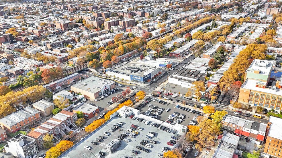 2461 E 17th St, Brooklyn, NY à louer - Photo du bâtiment - Image 2 de 3