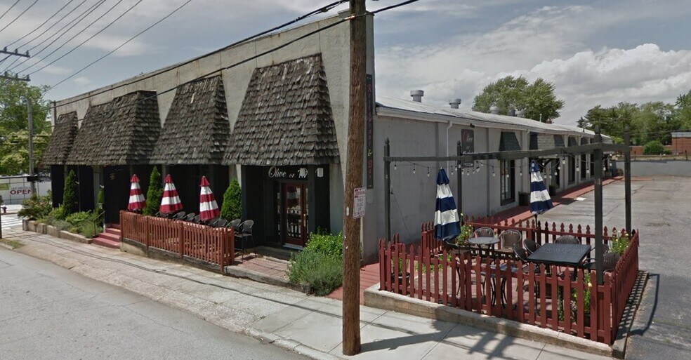 212 S Church St, Hendersonville, NC à louer - Photo principale - Image 1 de 1