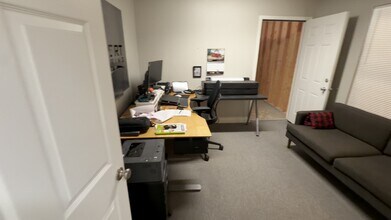 641 Commercial Dr, Buda, TX à louer - Vidéo sur l’inscription commerciale