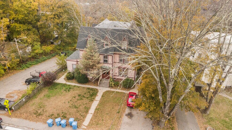 124 Washington St, Norwich, CT à vendre - Photo du bâtiment - Image 3 de 20