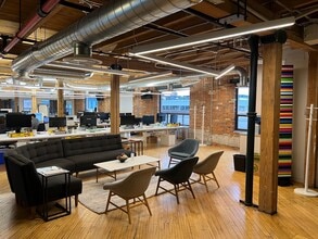 366 Adelaide St E, Toronto, ON à louer Photo intérieure- Image 1 de 8