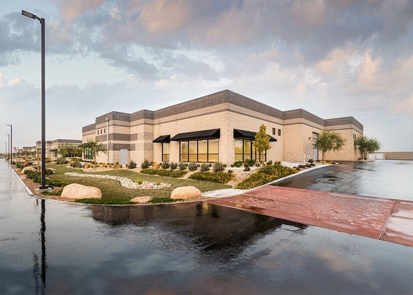 6906-6936 McCutchen Rd, Bakersfield, CA for lease - Building Photo - Image 2 of 21