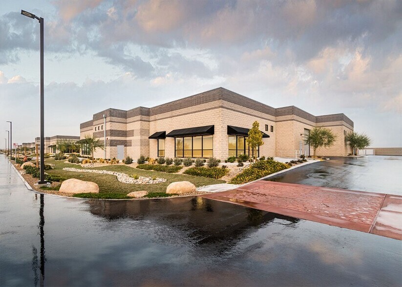 6906-6936 McCutchen Rd, Bakersfield, CA à louer - Photo du bâtiment - Image 2 de 21