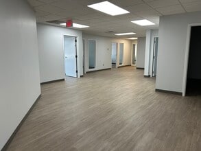 7768 Woodmont Ave, Bethesda, MD à louer Photo intérieure- Image 1 de 2