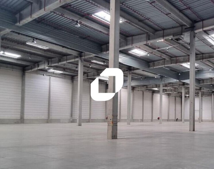 Industrial in Grenay for lease - Building Photo - Image 2 of 2