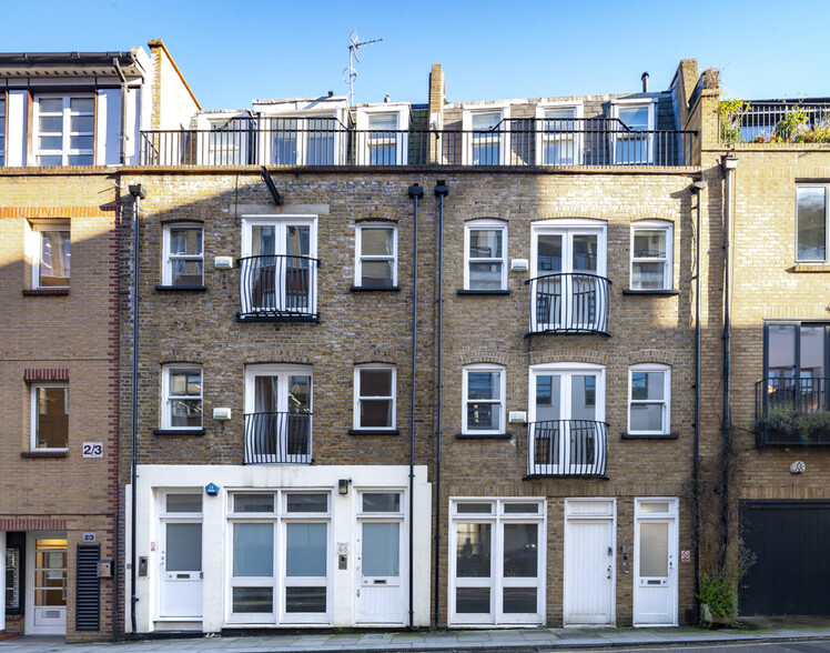 4-5 North Mews, London for sale - Primary Photo - Image 1 of 7