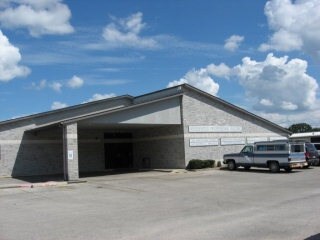 515 N King St, Seguin, TX à vendre - Photo du bâtiment - Image 2 de 58