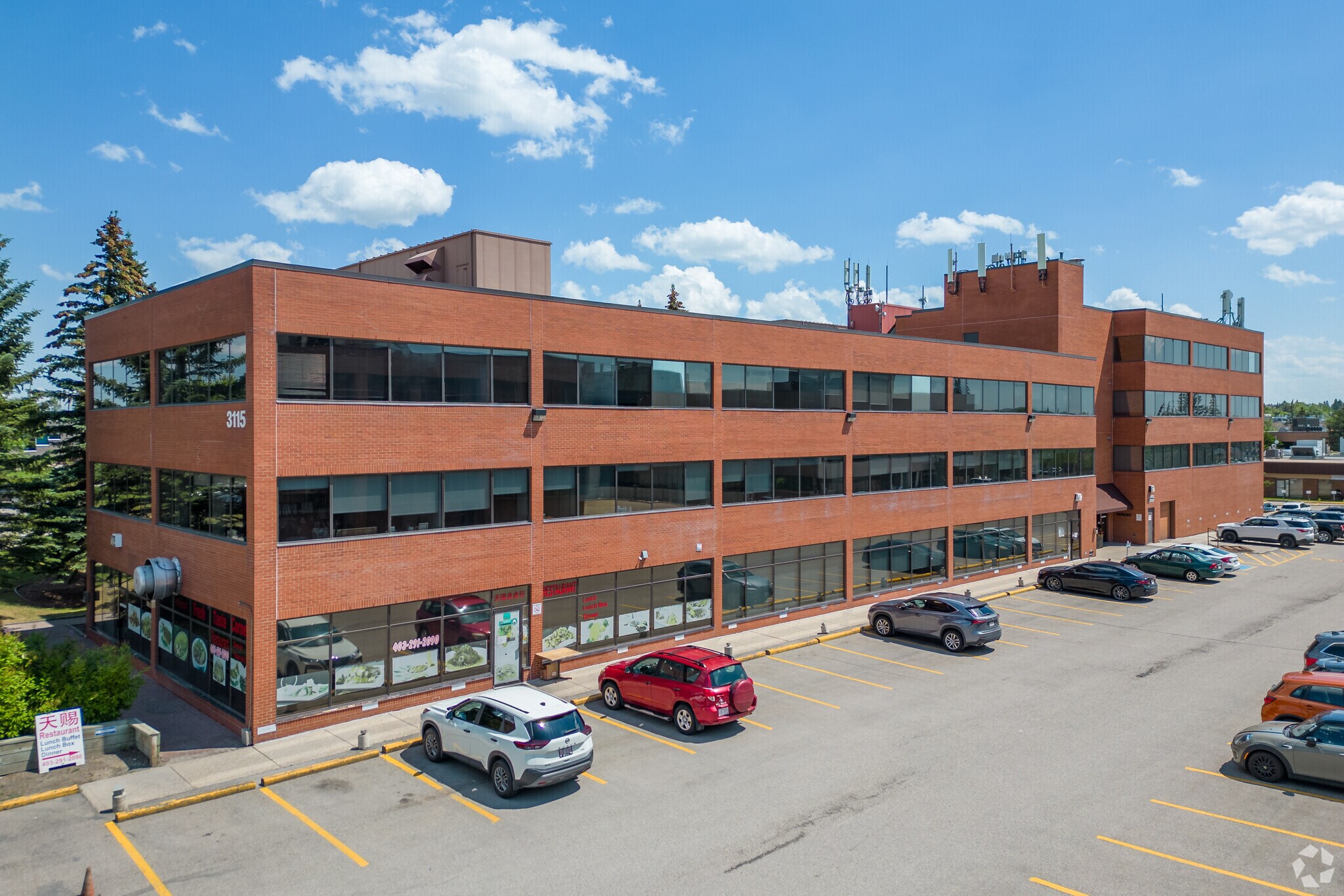 3115 12th St NE, Calgary, AB à louer Photo du bâtiment- Image 1 de 7