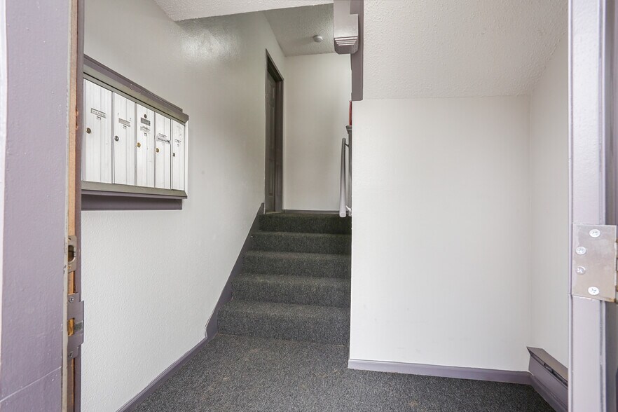 2408-2410 E 29th St, Kansas City, MO à vendre - Photo du bâtiment - Image 2 de 12