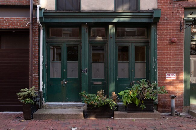 Plus de détails pour 222 Church St, Philadelphia, PA - Commerce de détail à louer