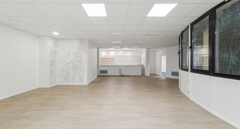 8 Rue Jacques Bingen, Paris for lease - Interior Photo - Image 3 of 9