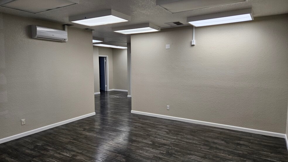 1301 K St, Modesto, CA for lease - Interior Photo - Image 3 of 20
