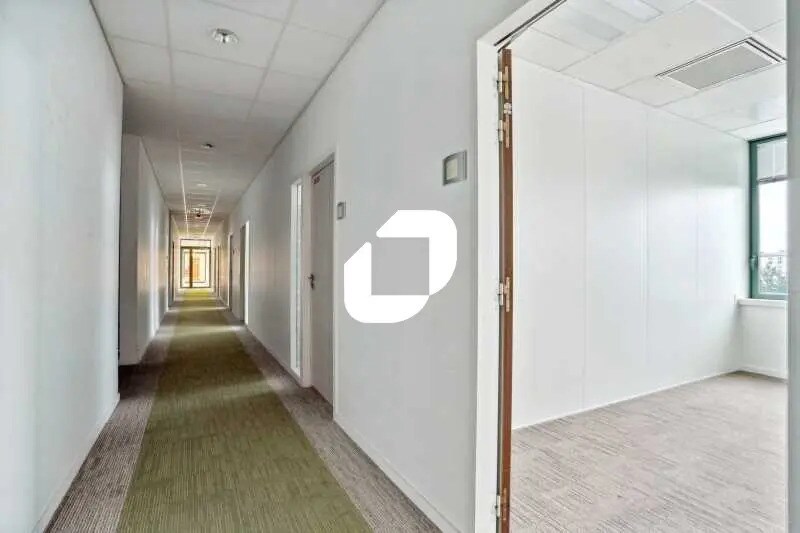 Office in Aubervilliers for lease - Interior Photo - Image 2 of 14