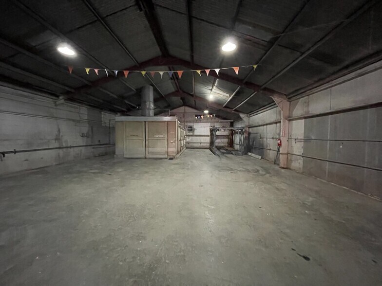 674 Ahua St, Honolulu, HI for lease - Building Photo - Image 2 of 5