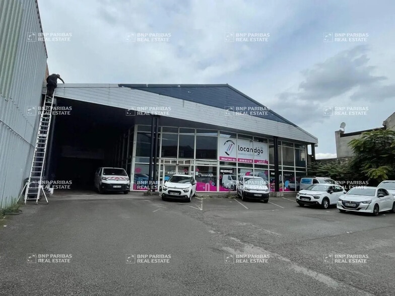 Flex in Lille for lease - Building Photo - Image 1 of 13