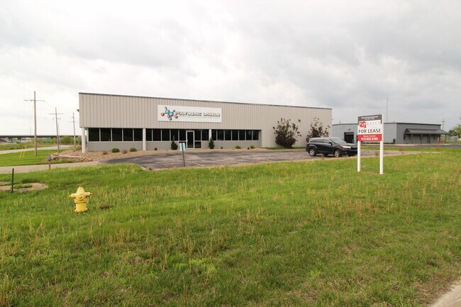 Plus de détails pour 1021 E 31st St, Lawrence, KS - Industriel à louer
